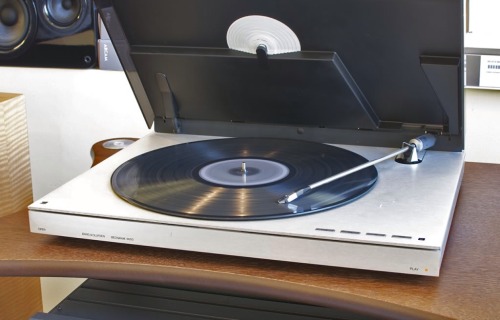 aaronlongoria:  Picked up this beautiful Bang & Olufsen Record Player today. Just needs some new audio cables and I’m set. 