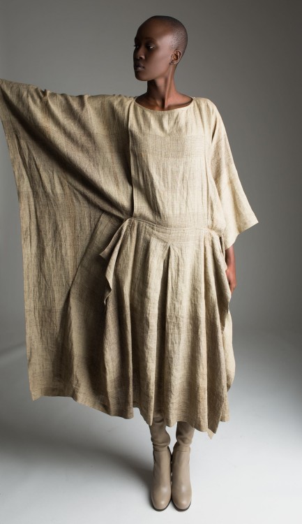 ArtPropelled | focus-damnit: (via Vintage Issey Miyake Caftan...