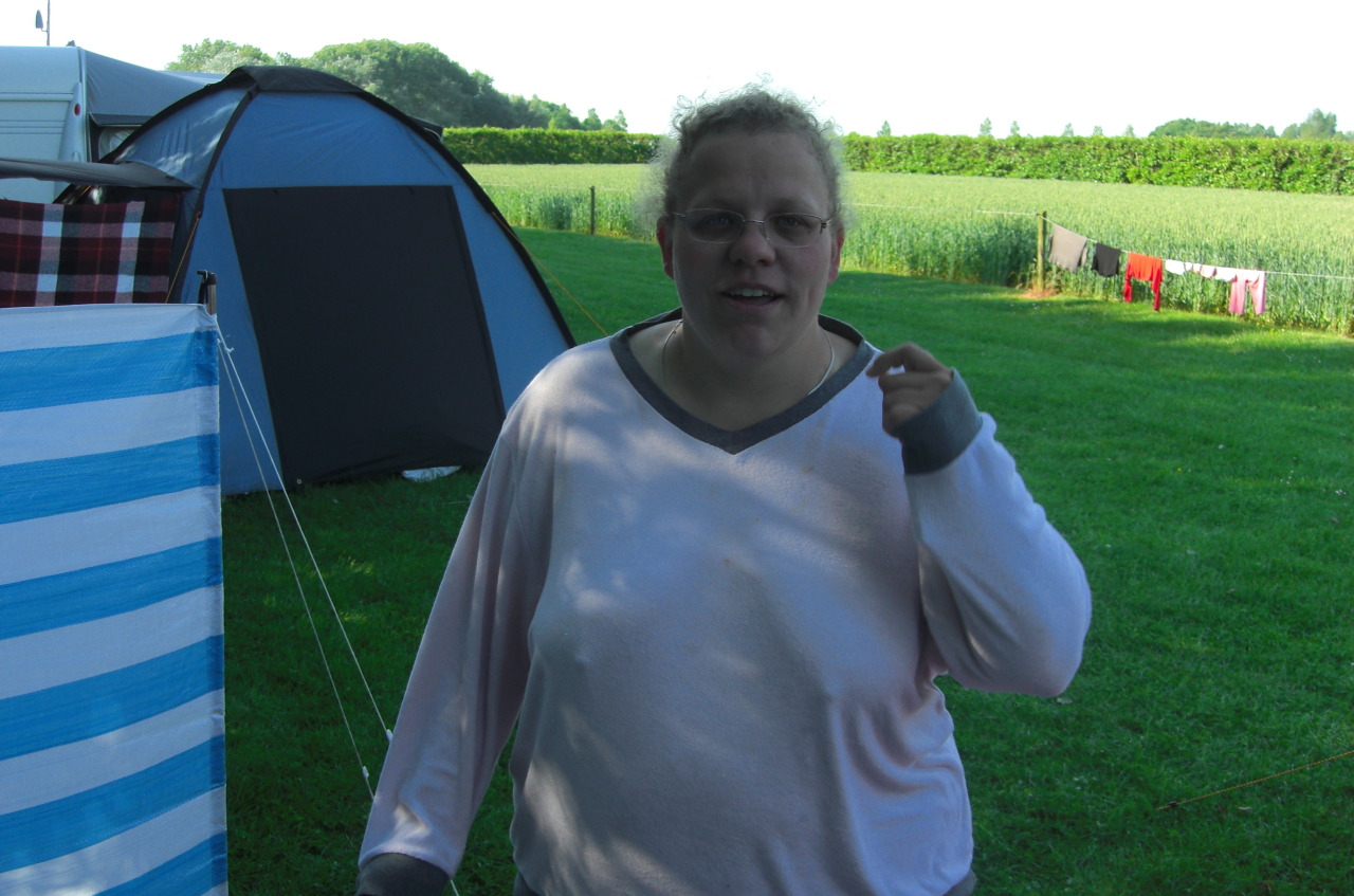 gravity-goddesses:Steffie goes camping