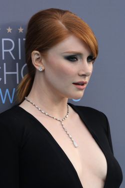 gentlemanboners:  Bryce Dallas Howard. https://www.snapchat.com/add/gentlemanboners