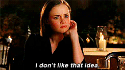 mareluna3001:  Gilmore Girls one gif per episode - 4x16  &lt;3