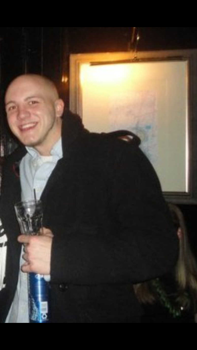guyswithcellphones:  Rob 24yo from Beverly Cove, MA. getting cleaned up and showing