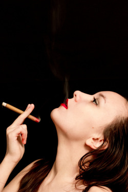 CIGAR Capnolagnia Female Smoking Fetish (NSFW 🔞)