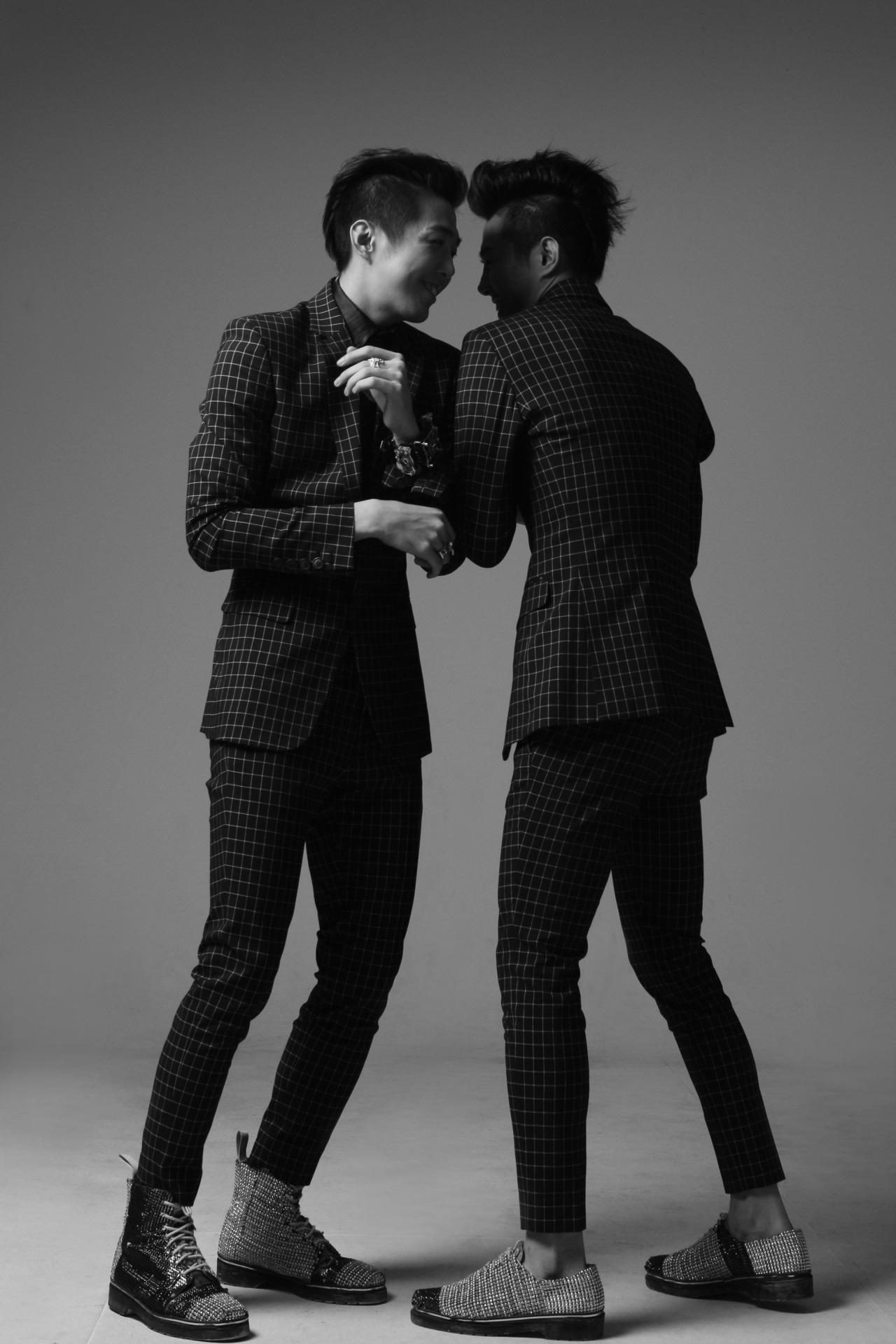 kpophqpictures:  [MAGAZINE] TASTY – 10asia Magazine September Issue ‘13 2333x3500