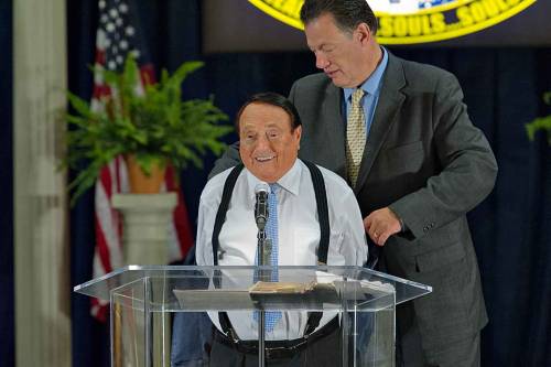 Morris Cerullo (1931-2020)Physique: Average BuildHeight: 5'3" (1.60 m)Morris Cerullo was an Ame