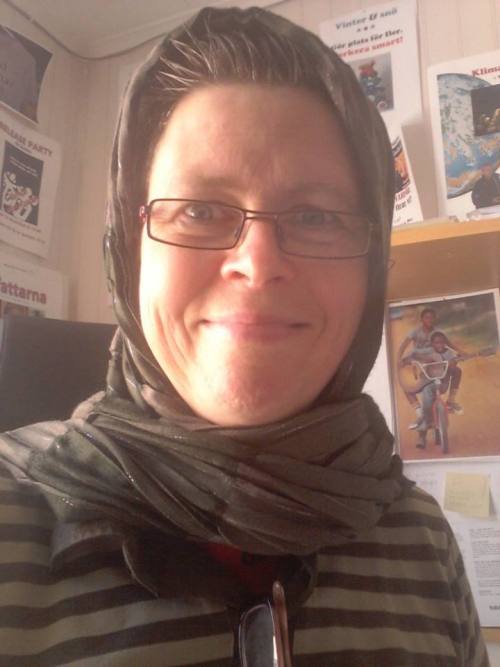 theworldofislam:  As a response to a line of serious attacks on muslim women lately, thousands of Swedish men and women wore a hijab to work today. The purpose of this was to support everyone’s right to dress however they want and practice whatever