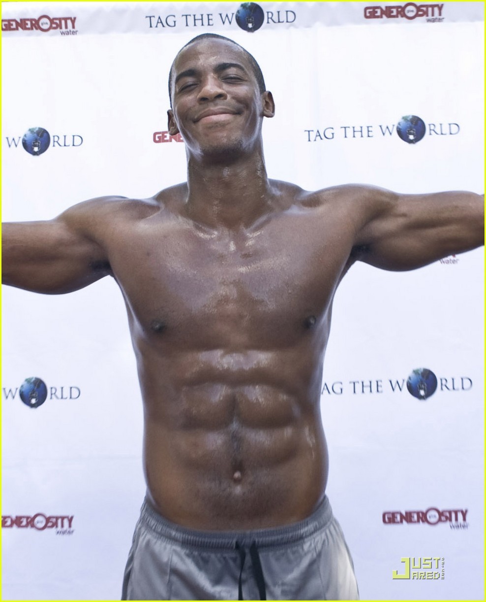   Mehcad Brooks: Shirtless Triathalon!
