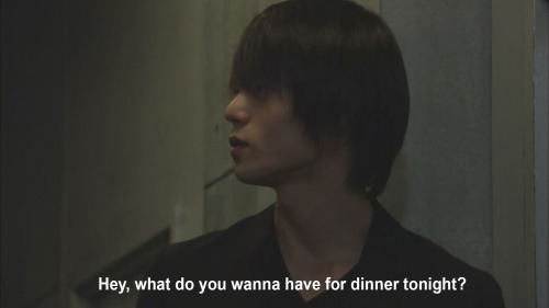 thevastemptiness:  blogofacrazychick:  lawlietfucker:   death note tv drama   crack [part one]  It’s an ORAL conversation. *INTENSE EYEBROW RAISE*  Autocorrect SUCKS *suggestive nose scrunch* 