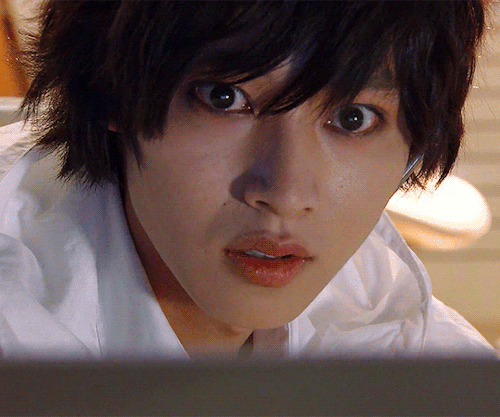 Kento Yamazaki as L in DEATH NOTE デスノート (2015)