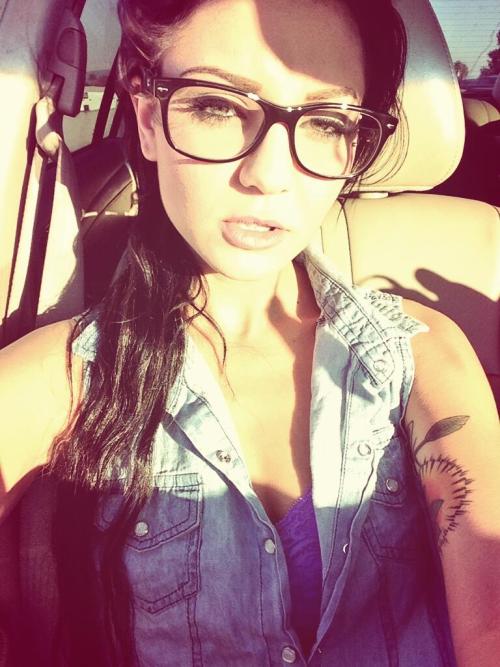 http://pornstarswithglasses.tumblr.com/post/73098426945