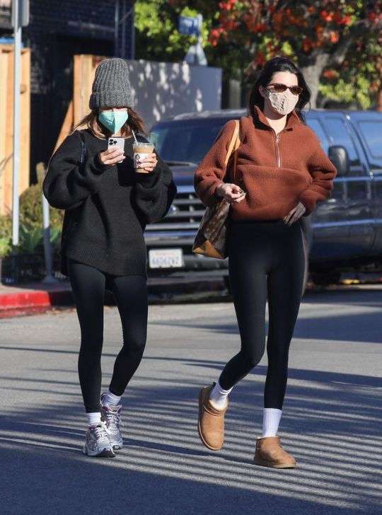 The Affordable Accessory Trend Celebrities Wear With Leggings