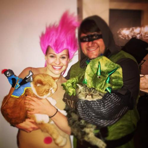 Our parents are the worst #happyhalloween #costumes #sillykitties #catnamedpants #catsofinstagram #s