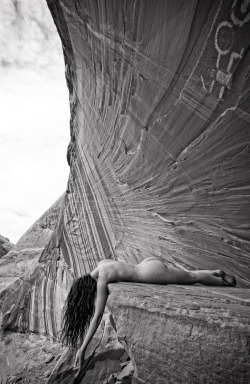 theresnoplacelikeyourmouth:  by Denis / shot at The Dynamic Nude Photo Workshop on Lake Powell, UT