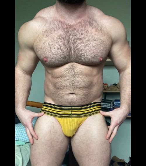 massivemanlymen:Jamie Cottz