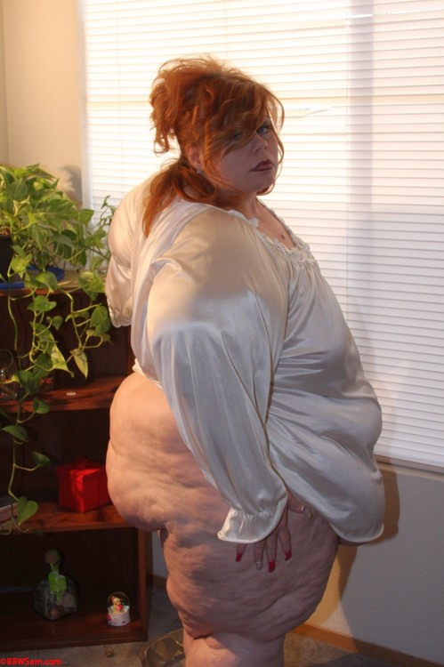 http://supersizebbw.tumblr.com/post/83141910318
