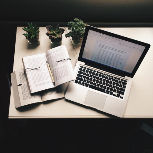 liberalartssociety:  26.03.2016 // it’s a quiet, grey Saturday at home and I’m in my study working o