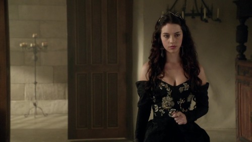 REIGN 1x07: ADELAIDE KANE as MARY STUART