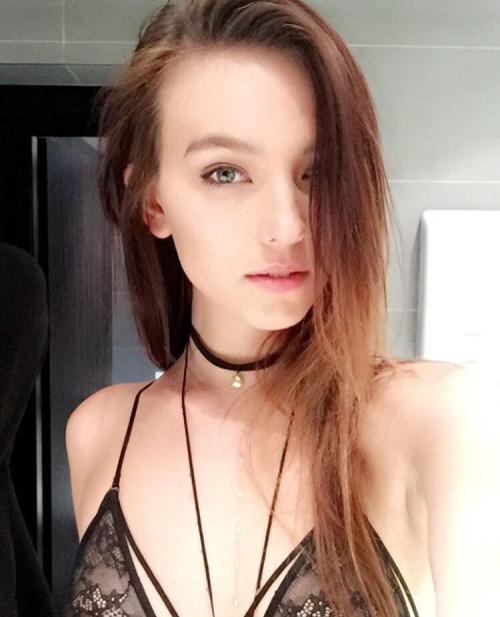 naiverey:  Savvy Taylor  http://instagram.com/savvytaylor 