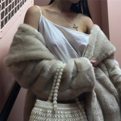 exisexyoutfit:  wlfwelovefashion:https://www.instagram.com/p/Bj4hYzInqQw/?taken-by=zzzzbone