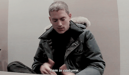 Captain Cold Is Known For Wearing A Blue And White Parka. Is That Part Of The Costume, Youre In Right