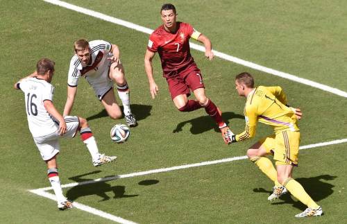 the fight: Ronaldo Vs The Germans (Manuel Neuer, Philipp Lahm, Per Mertesacker). 