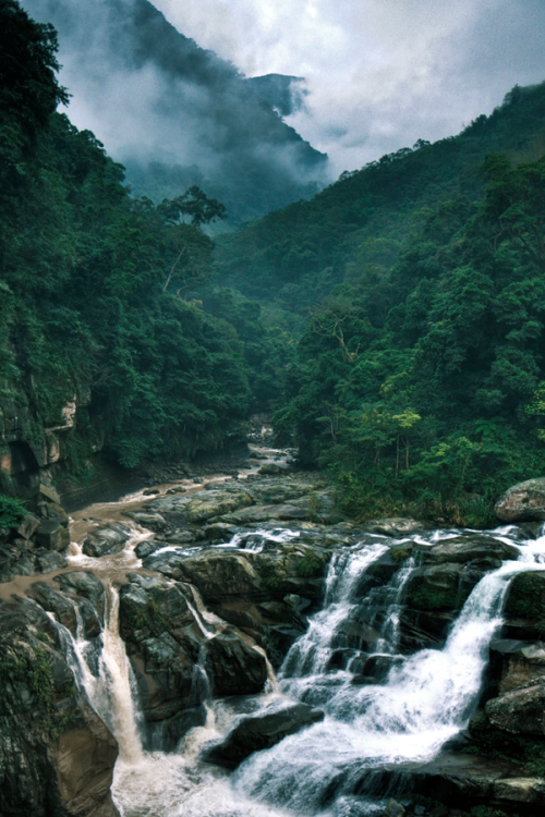 brazenbvll: Waterfall : (Hanson Mao) 