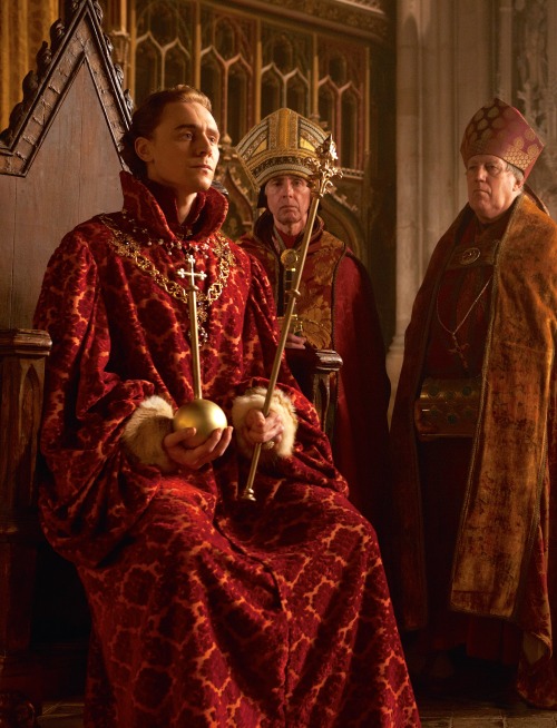 the-garden-of-delights: Tom Hiddleston as King Henry V in The Hollow Crown - Henry IV (2012).