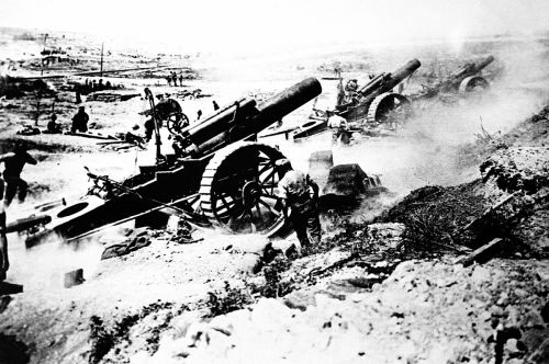 historicalfirearms: Somme Bombardment Begins On the 24th June 1916, the British Army began its large