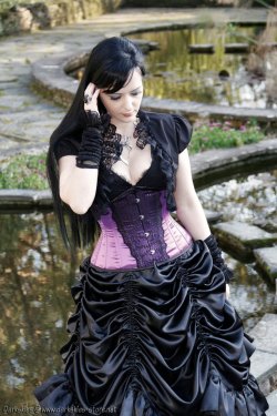 victorian-goth:  Victorian goth  http://victorian-goth.tumblr.com/