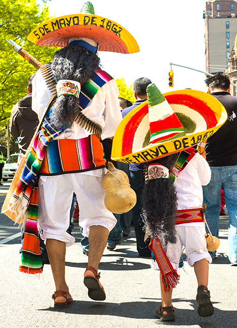badass-bharat-deafmuslimpunkstar:myqueersexytime:brooklyntheory:Scenes From The Cinco de Mayo Parade