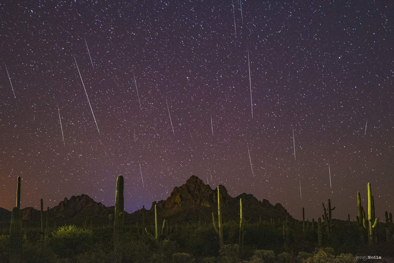 space-pics: Geminids Meteor Shower from Southern Arizona [OC] [3000x2000]
