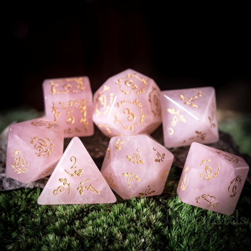 bixbiboom: thepastelpriestess: dnd-apothecary: sosuperawesome: Plant Vine Patterned Dice Sets UR