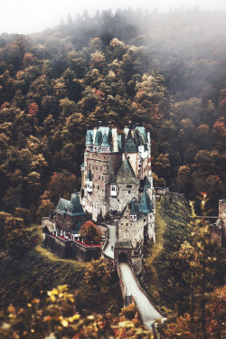 lsleofskye:  Eltz Castle 