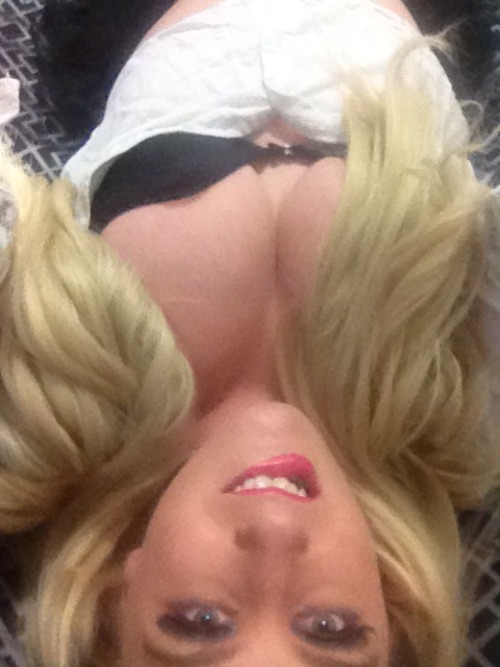 2flirt-withdanger:  mskaylaj:  All dressed up and no one to fuck :(  I would gladly fuck you beautiful ;) ~ Mr