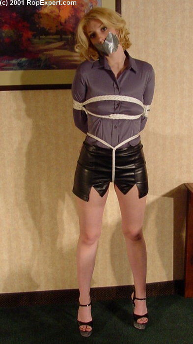 Porn Pics bondagehedgehog:  Liz Tyler