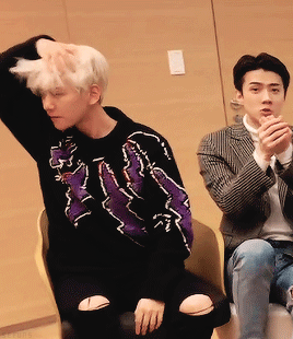 Baekhyuns Personal Hair Stylist 191127 VLive X-EXO Appears Or EXO Appears