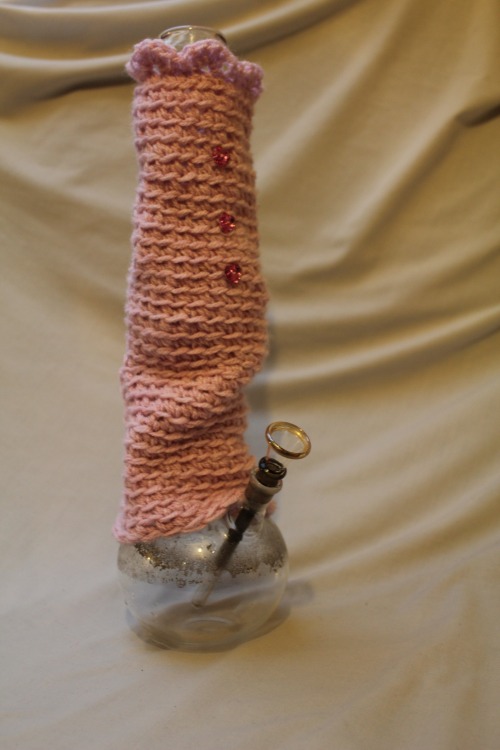 fadcollective: bong cosies? bong cosies! 100% handmade crochet’d smoke weed erry day and look adora
