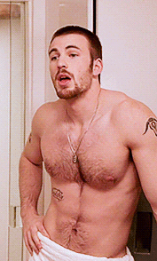 forchrisevans:  chris evans + shirtless😏