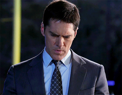 hotch-girl: AARON HOTCHNER + GREY SUIT AND GUCCI TIE in 8x01 “THE SILENCER.”