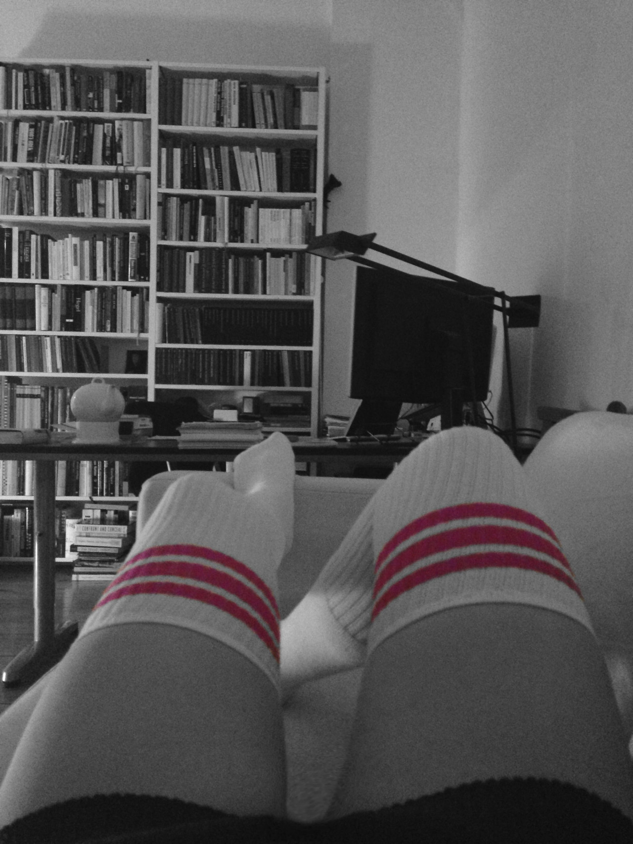 ropeandthings:  mercedesthepirate:   submissivesir3n: the siren opens her legs for