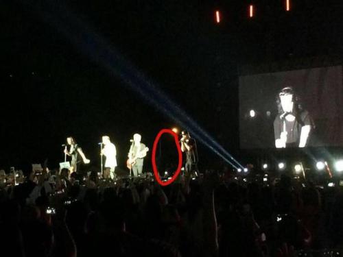 lifechangeing:THE BOYS LEFT A SPOT FOR ZAYN AGAIN NO IM NOT OKAY ! OTRA Manila 22 March 20