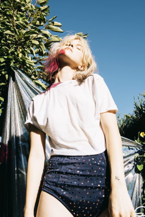 dailywilliams:HAYLEY WILLIAMS.Nylon Magazine / 2020 > Ph. Lindsey Byrnes.