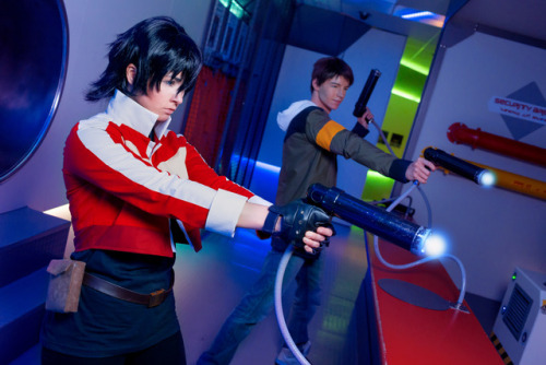 Red Paladin. Blue Paladin.Keith Kogane is xAigueMarinexLance McClain is MexxkitePictures taken by Bl