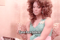elcorhamletlive:  drag race meme - six quotes6/6 - “She’s just ‘unt’.”