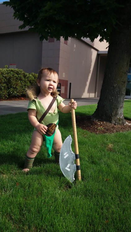 moxymtg:Baby Garruk is loose. Watch out he cray.Purple KinderBolas (mod’d Spyro costume)–not having 