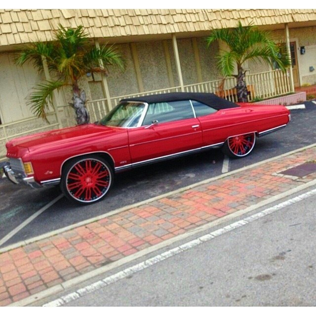 y2kbae:  custom-whips:  For more custom rides and rims visit… http://www.goodinfo.us/100549/donks