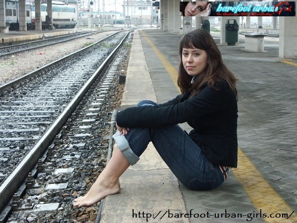 SIZZLING HOT UPDATE from BAREFOOT URBAN GIRLS!!! This week we have Barefoot Urban