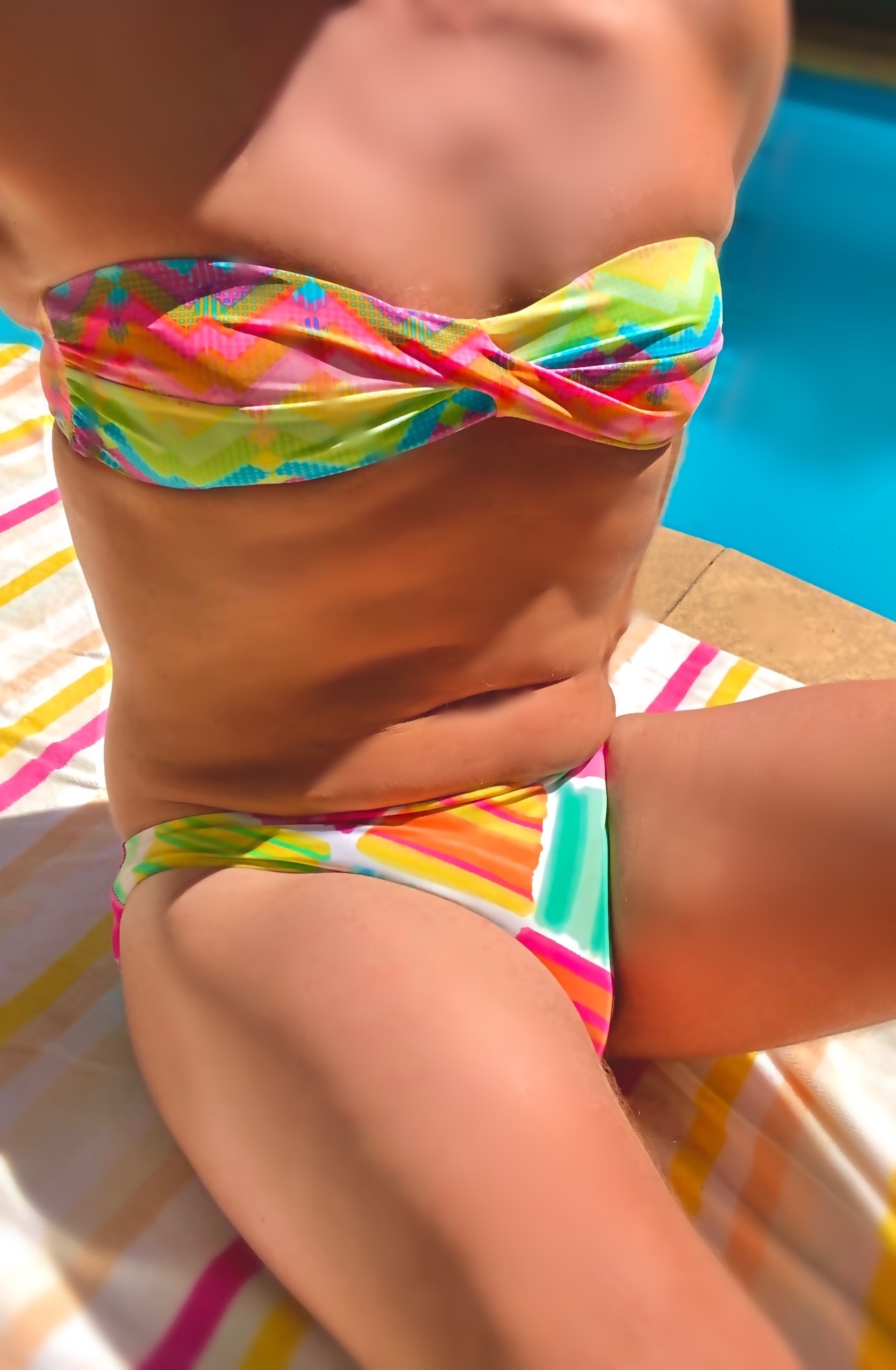 vitamin-sea-for-me:I just love how colorful this bikini isI’d love to know if you like it too!