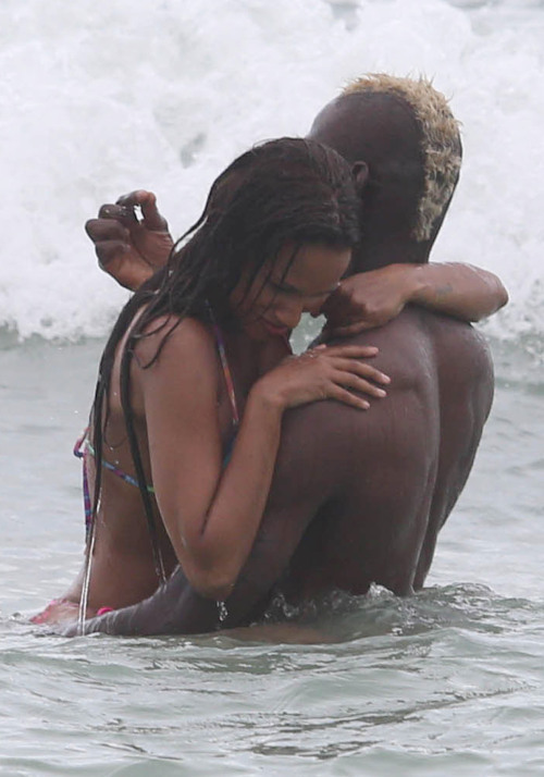 naya-rivera-deactivated20150113:  Mario Balotelli & Fanny Neguesha in Miami 