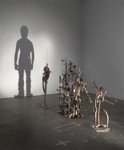 thegreenwolf:  taktophoto:  Shadow Sculptures